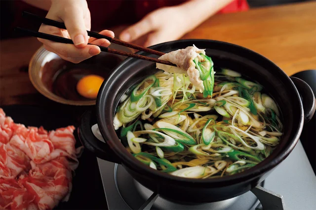 豚肉でねぎを包んでもりもり食べる！ おかずに困ったら試したい「ねぎたっぷり豚しゃぶ鍋」