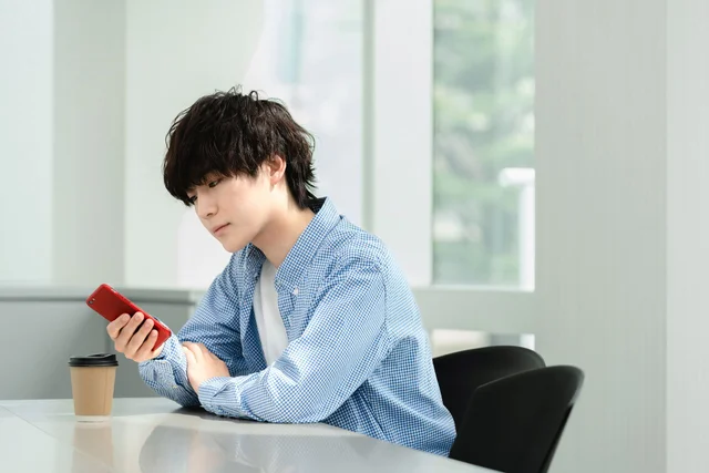 18歳から利用できるNISA。大学生のうちから考えたい制度