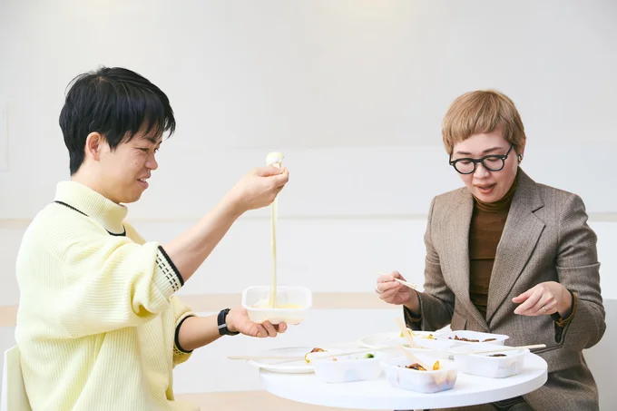 チーズが伸びる〜!会話もはずむ楽しい試食会