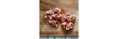 鶏肉はひと口大に切る。