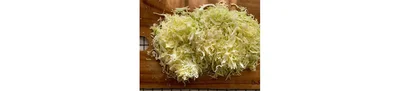 キャベツはせん切りにする。