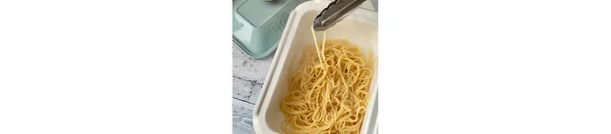 保温にして麺をほぐす。