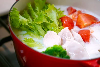 肌寒い日は極上のあつあつ鍋！味が簡単に決まる「有機白だし」を使っておいしすぎる鍋パーティ