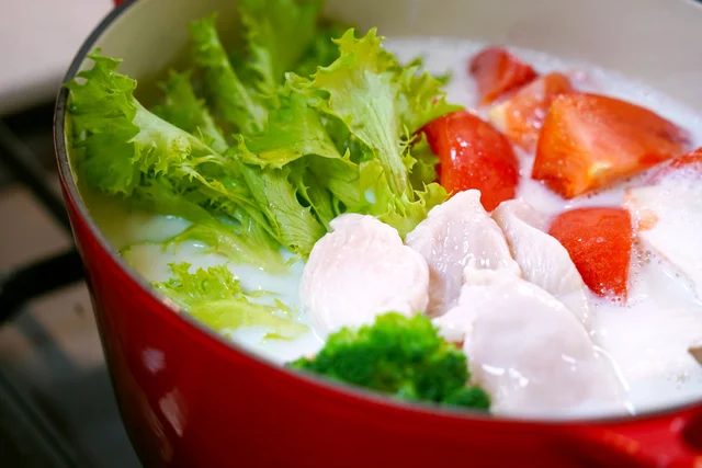 肌寒い日は極上のあつあつ鍋！味が簡単に決まる「有機白だし」を使っておいしすぎる鍋パーティ