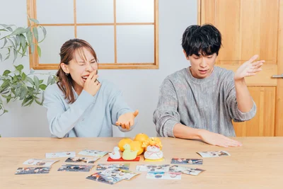 自宅での失敗をジェスチャーを交えて丁寧に説明（笑）