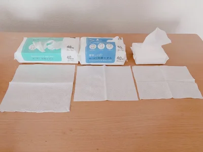 セリアの商品は通常のもの、厚手タイプ、持ち歩き用など種類が豊富。　（次の画像）洗顔だけに使うのはもったいない？▶