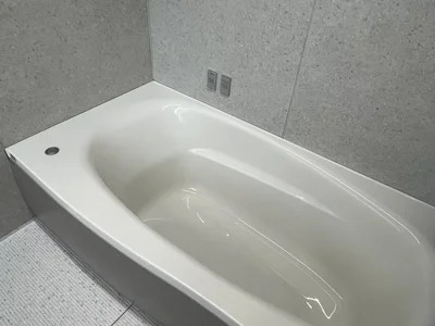 リラックス効果抜群のリクライン浴槽