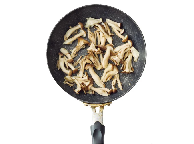 焼き色がつくまでじっくり焼く