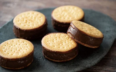 「生チョコサンドクッキー」