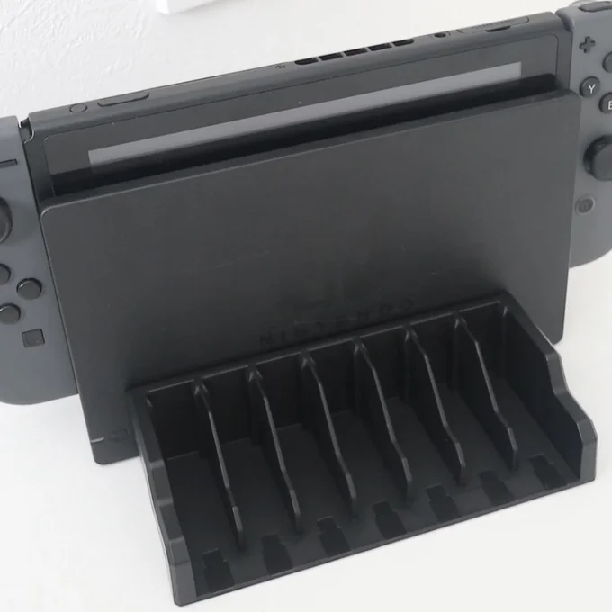 立ててディスプレイできるゲームソフトスタンド