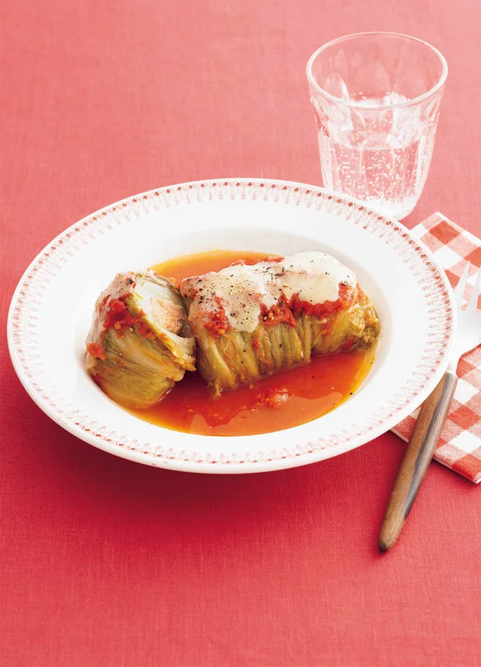 たっぷりの白菜で鮭を巻いて