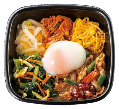 うま辛やみつき！ 温玉付き焼肉ビビンバ　700円