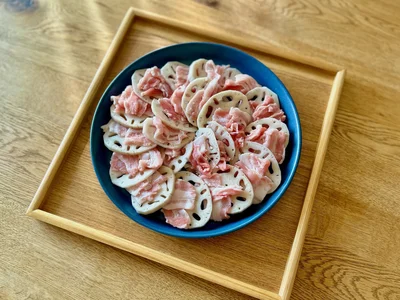 半端な大きさや形の崩れたれんこんは中央に並べると◎