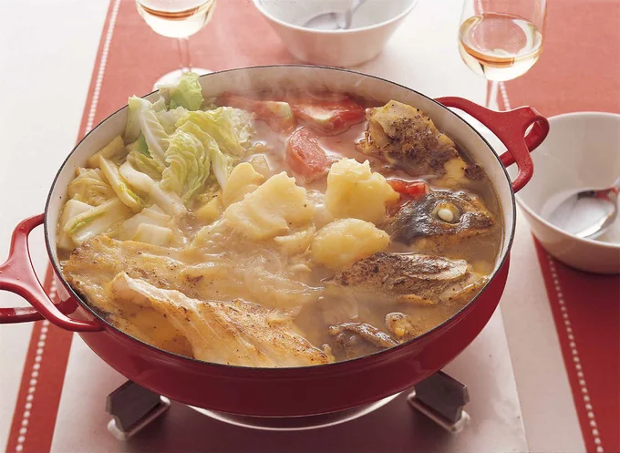 白菜のブイヤベース風鍋(料理・小林まさみ、撮影・白根正治)