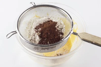 ココア生地を作る
