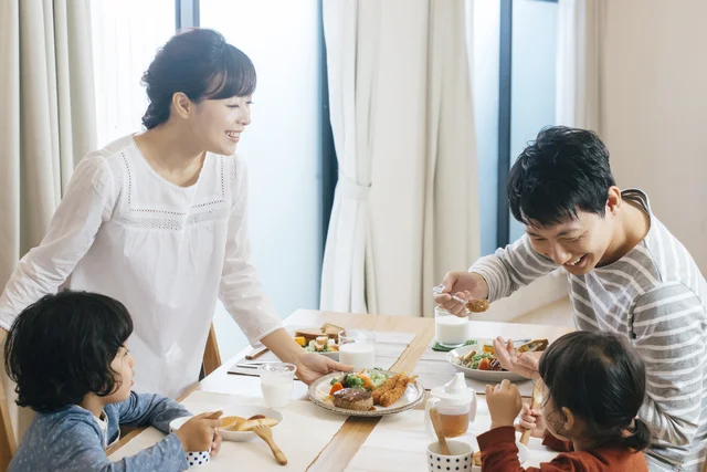 哀川翔は意外と優しい 芸能人家庭の知られざる 食事のルール レタスクラブ