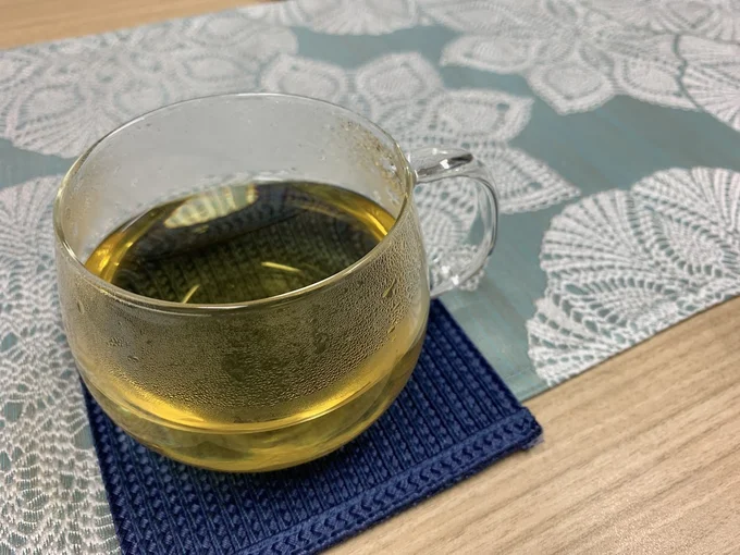 ハーブティーを出してくれてホッとひと息