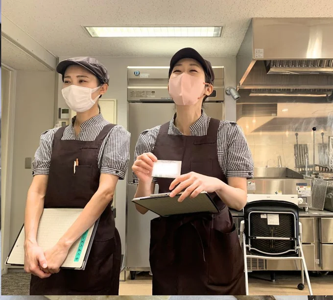 講師のお二人。とっても明るく丁寧で素敵な先生でした！食べるのが大好きとのことで、おいしい調味料の情報も教えてくれました