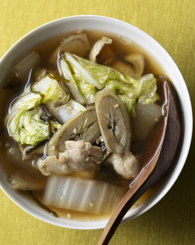 食物繊維たっぷり「ごぼうと白菜の塩昆布スープ」