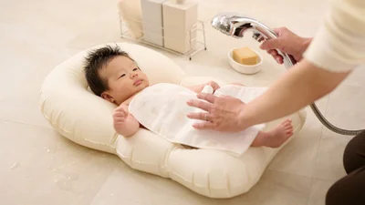 シャワー浴もラクラク！両手が使えて赤ちゃんもリラックス