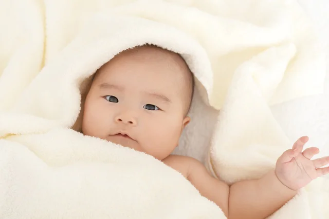 赤ちゃんとのバスタイムをもっと快適に♪ 助産師監修「寝かせて洗えるマット」に注目！