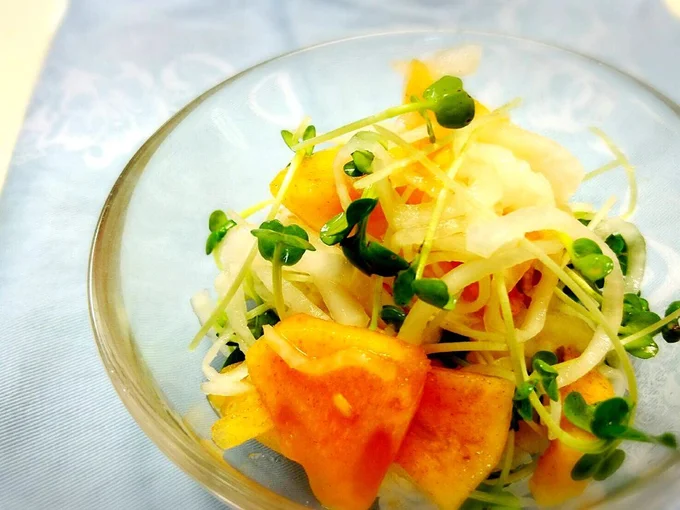 サッパリ副菜!柿+大根+カイワレのなます