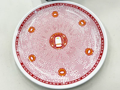 餃子を盛りつける大皿。「GOAL」の文字にやる気もMAX！