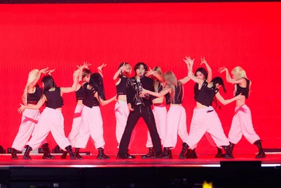 別格…BIGBANGの強烈なステージ！3人で「BANG BANG BANG」「FANTASTIC BABY」を披露した