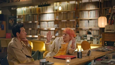 韓国の映画に数多く出演する大物俳優。G-DRAGONとどのような化学反応を起こすのか期待