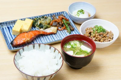 【写真を見る】日本の伝統的な和食には、イソフラボンがたっぷり。