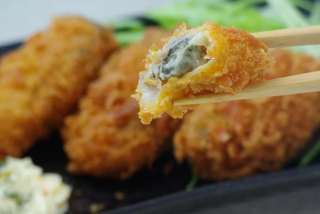 もどき商品もついにここまで!? 魚のすり身で作ったカキフライが好評を博す