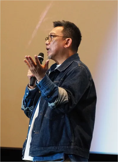 日本で映画が広く受け入れられた理由を語る監督のソイ・チェン（鄭保瑞）氏。
