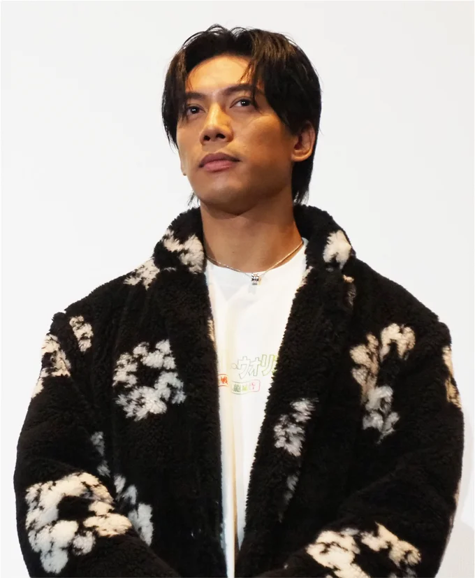 日本語の挨拶で客席を沸かせたジャーマン・チョン（張文傑）氏。