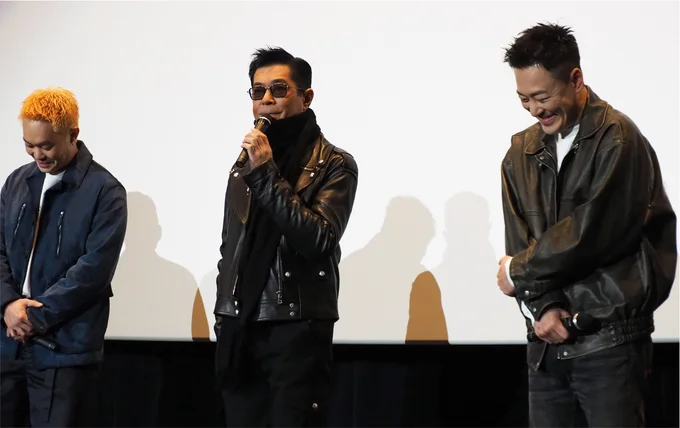 ルイス・クー氏（中央）のトークに、思わず笑ってしまうレイモンド・ラム氏（右）とトニー・ウー氏（左）