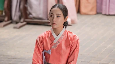 『オク氏夫人伝 -偽りの身分 真実の人生-』より