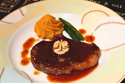 その場で焼いてくれるステーキ！