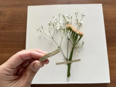好きなお花をカットして、マステで貼り付け