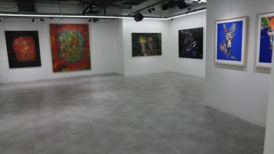 力強い筆致の迫力のある作品が並んでいます