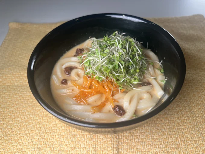うどんにプラス