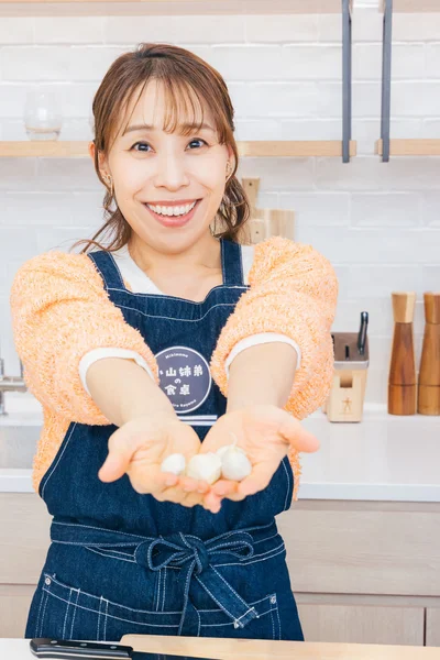 “1/2玉”のにんにくですよ〜！