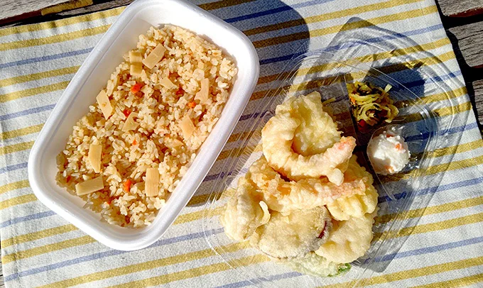 海鮮天ぷら弁当(白米を「たけのこごはん」に変更) 840円