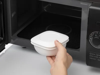 フタをしたまま電子レンジで加熱可能