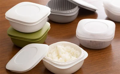 炊き立てのおいしさをキープする秘訣は「蒸気」にあり。料理研究家監修の冷凍ご飯容器って？