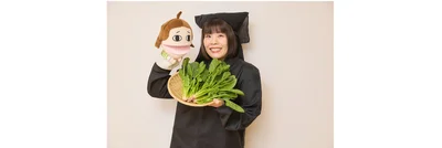 レタス山みどりさん操演：カーネーション　吉田結衣（吉本興業所属） 