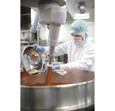 工場での製造の様子