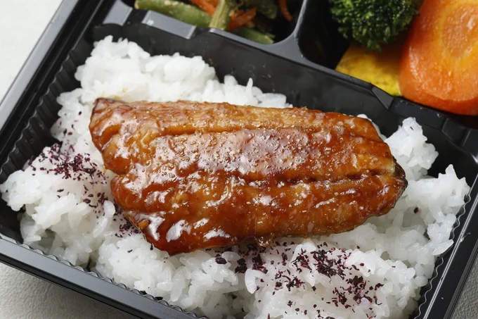 甘辛いタレで蒲焼き風に