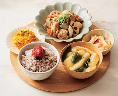 SNSで大人気のHidekaさんの献立！野菜たっぷりで栄養満点、筑前煮の献立レシピ【一汁三菜おぼん献立】