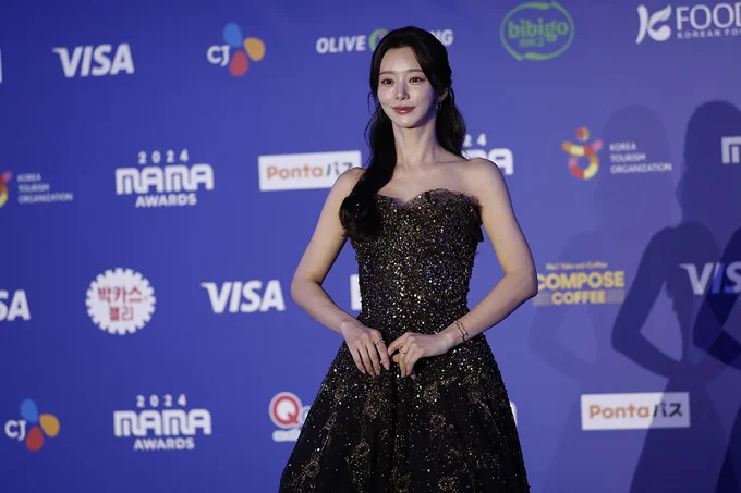 「MAMA AWARDS（Mnet ASIAN MUSIC AWARDS）」に登場したイ・ジュビン撮り下ろし