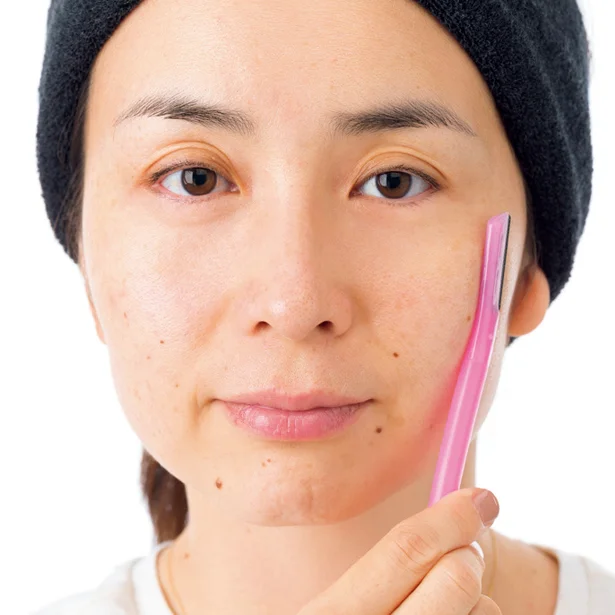 正しくそれば顔が明るくなる！「セルフシェービング」のやり方