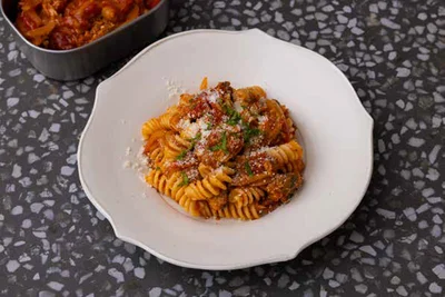 さばトマトソースのパスタ